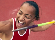 金年会官方-黄潜战红军映衬绿荫永恒命题，当团队奇迹遇上个人英雄主义