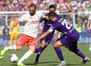 金年会全站-赛场上足球对决引人关注，球员风采十足