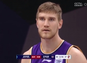 金年会真人-红牛二队鏖战哈斯车队，诺里斯状态火热