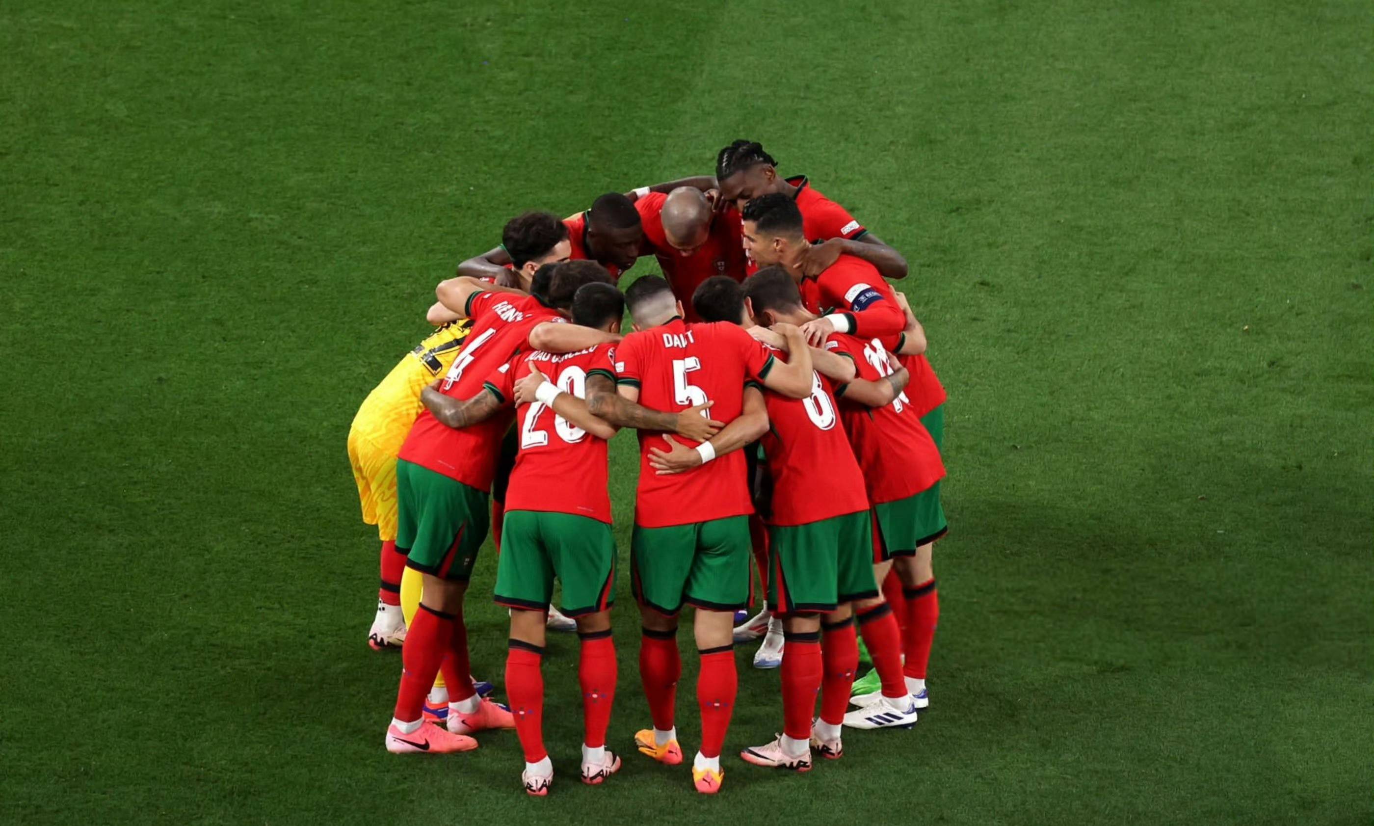 葡萄牙队在欧洲赛场上力挫对手取得胜利的简单介绍