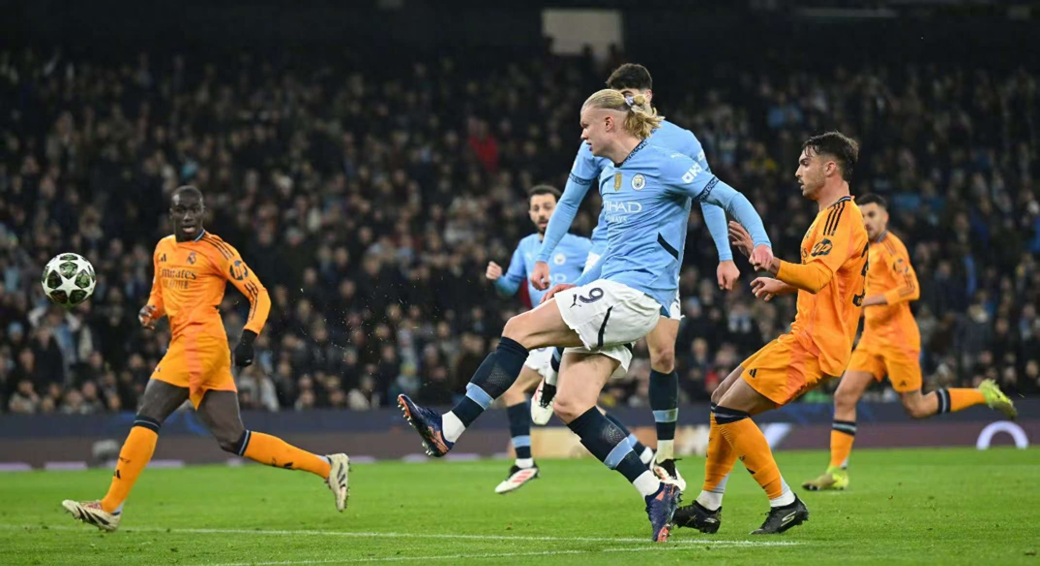 欧洲联赛进入决赛阶段，焦点比赛多