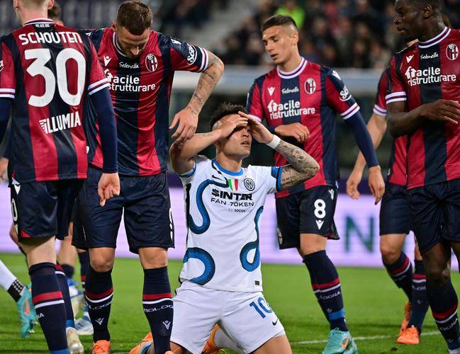 包含那不勒斯联赛两连败，客场不敌博洛尼亚的词条