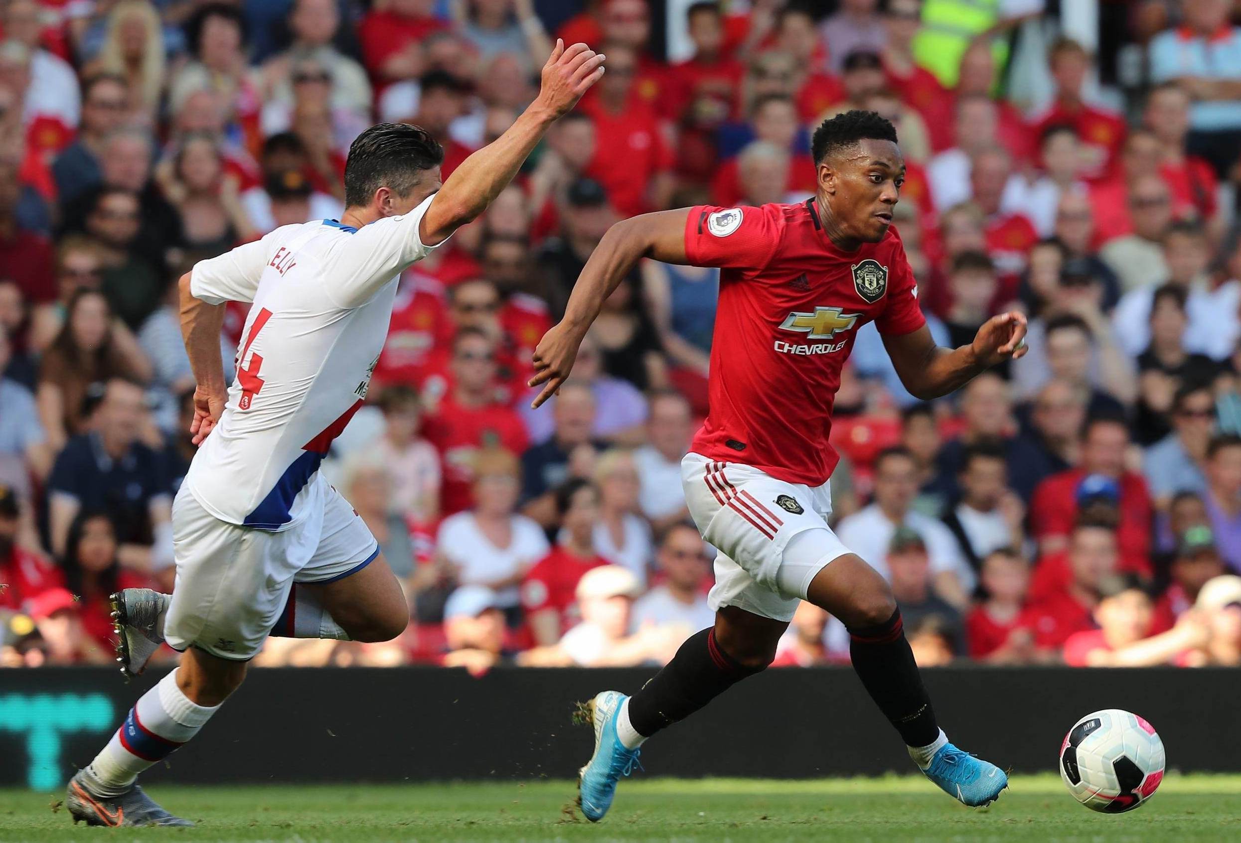 关于曼联主场大胜水晶宫，稳坐积分榜的信息