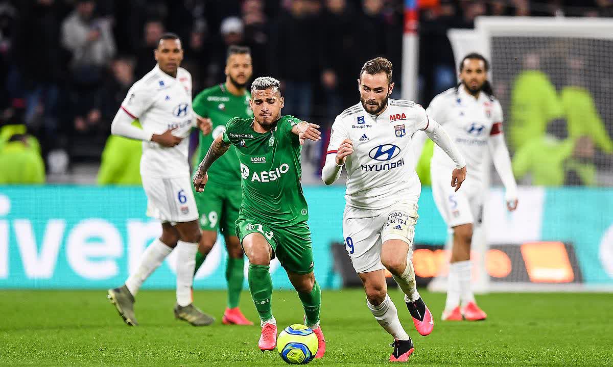 拉齐奥在比赛中取得惊心动魄的胜利 拉齐奥在比赛中取得惊心动魄的胜利