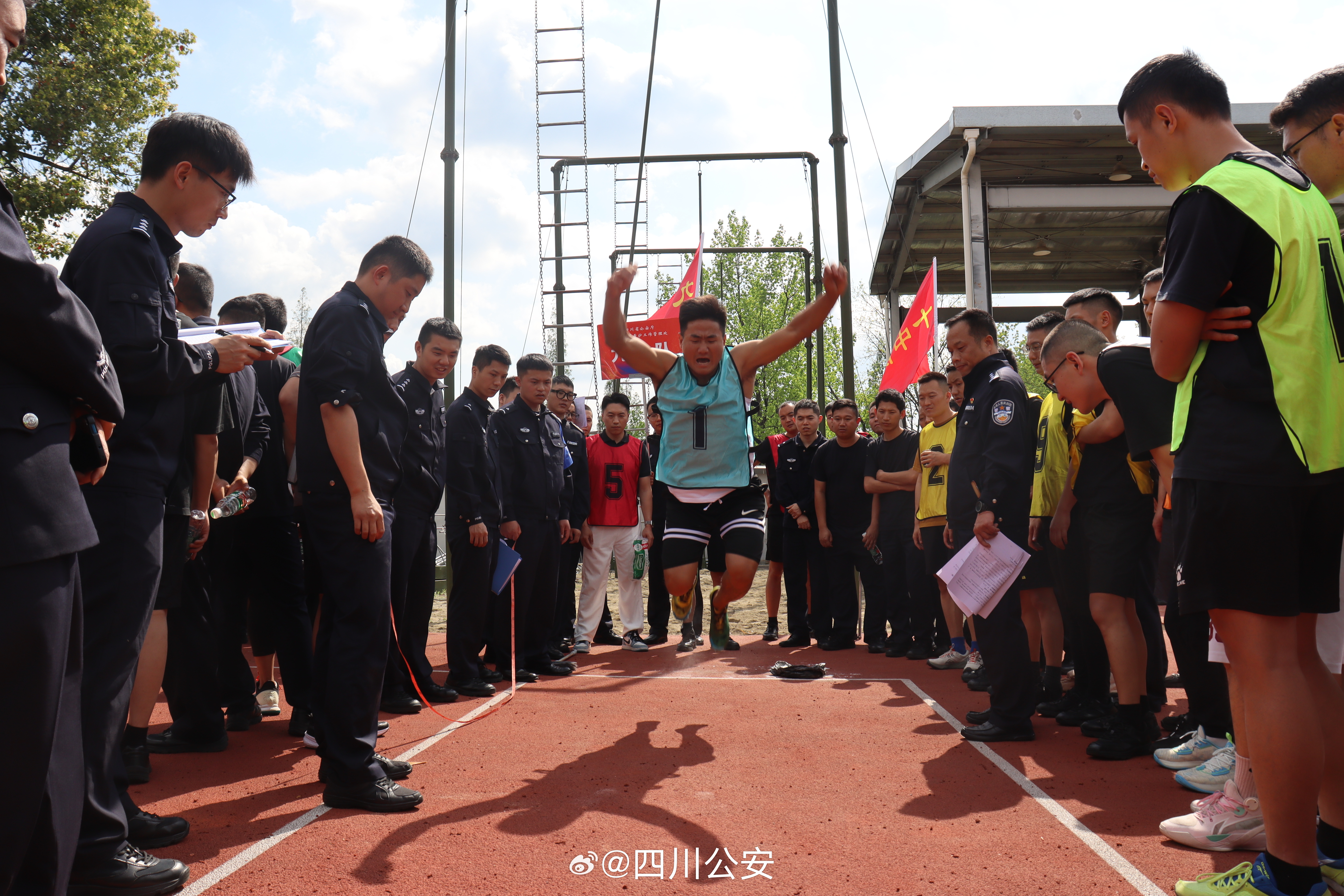 队伍队员全情投入:意志坚定准备迎接挑战的简单介绍 队伍队员全情投入:意志坚定准备迎接挑战的简单介绍