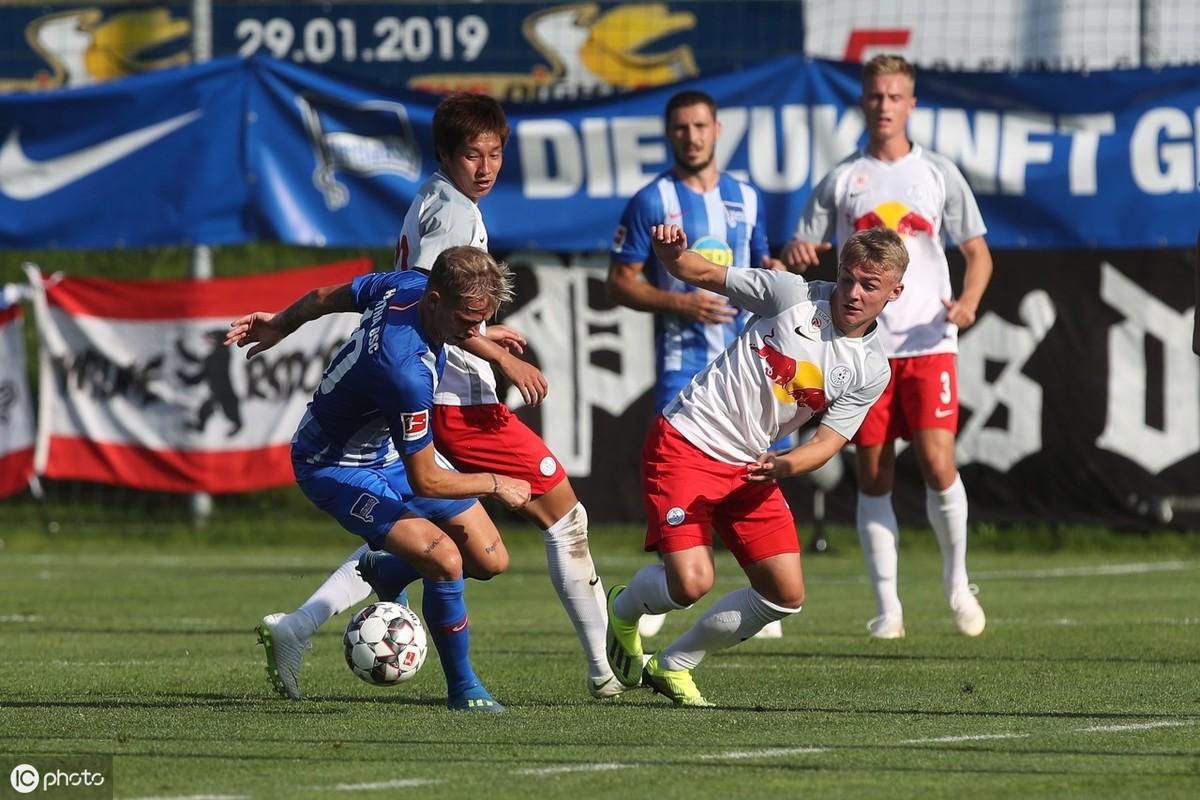 沃尔夫斯堡险胜柏林赫塔双线作战表现抢眼的简单介绍 沃尔夫斯堡险胜柏林赫塔双线作战表现抢眼的简单介绍