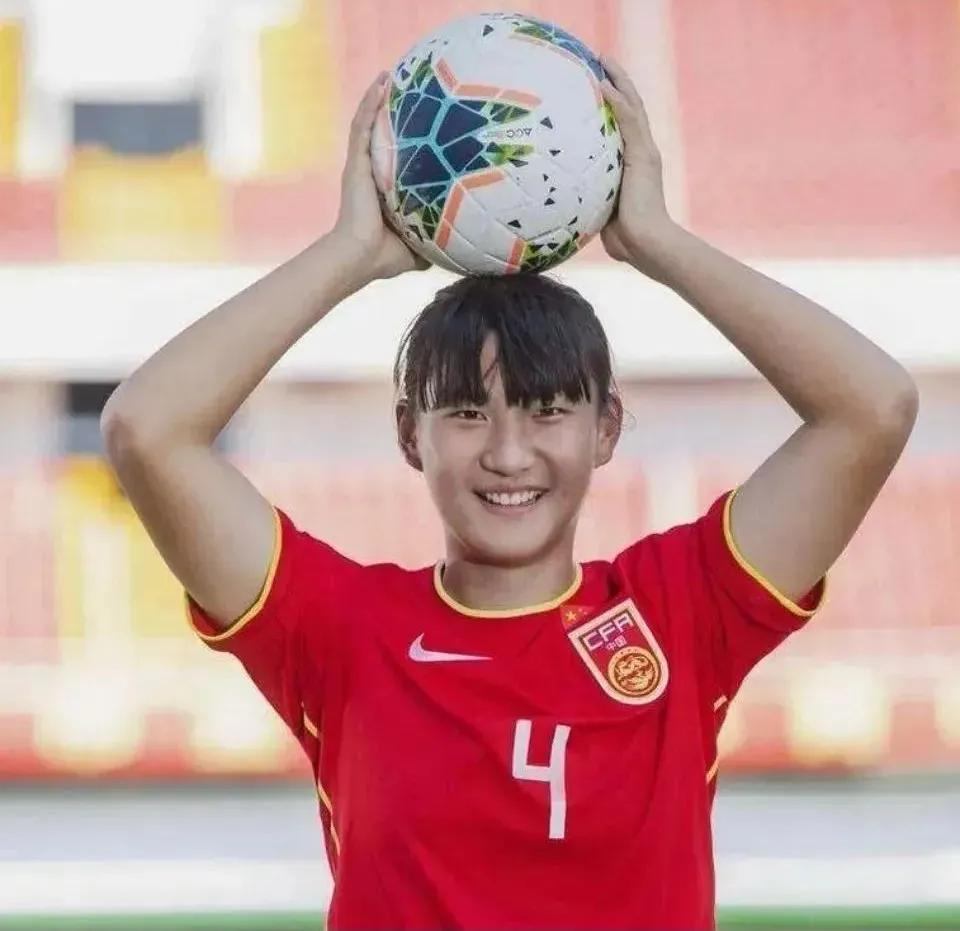 包含中国女足球员提前开始备战亚洲杯赛，备战势如破竹的词条