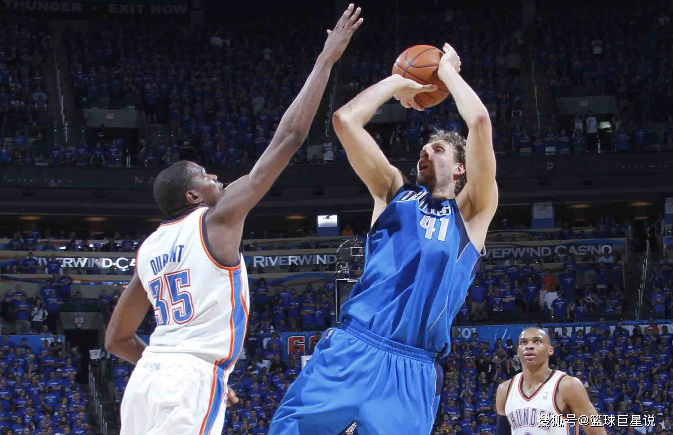 加拿大篮球巨星获奖功成名就令人欣喜