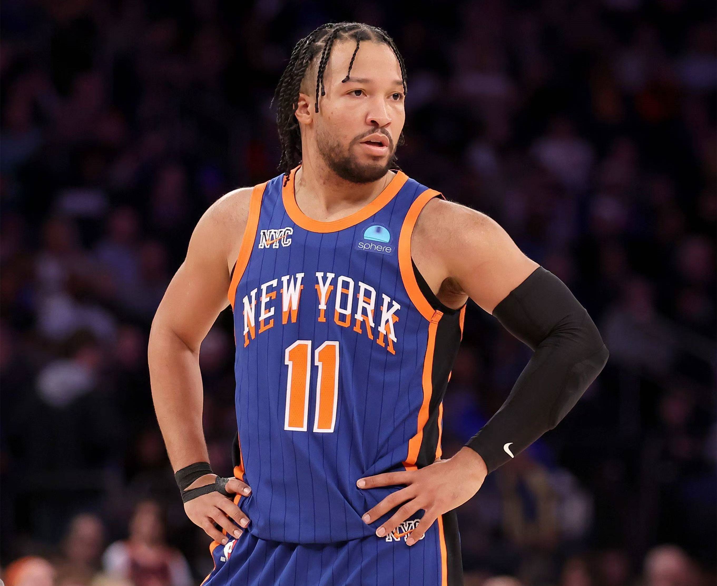 包含尼克斯队球员在比赛中表现出色带领取胜的词条