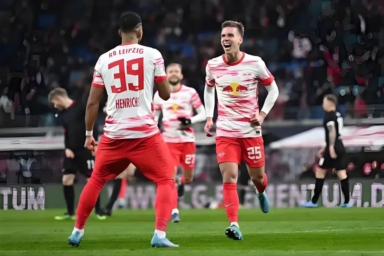 关于斯图加特主场失利，保级形势堪忧的信息