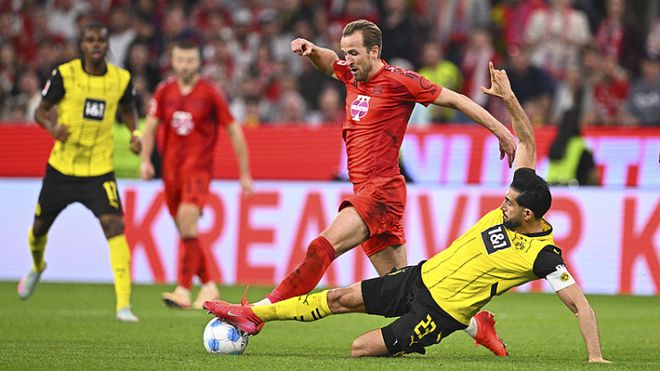 关于拜仁慕尼黑队再次取胜，领跑积分榜的信息