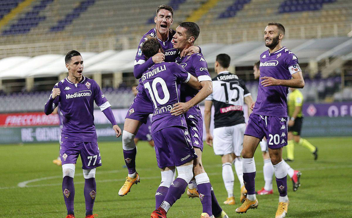 包含佛罗伦萨主场大获全胜，球队积分榜上攀升的词条