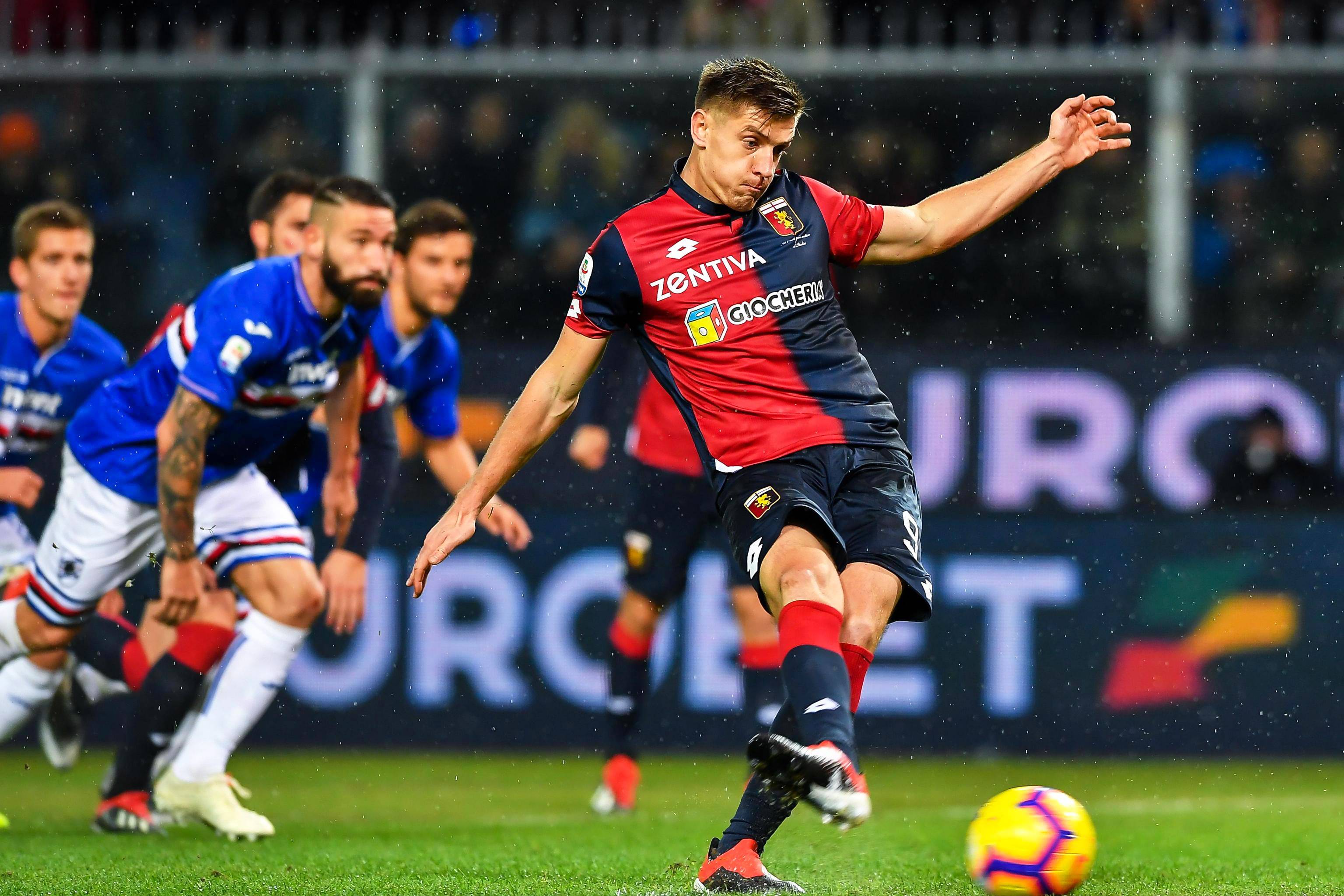 包含佛罗伦萨主场大获全胜，球队积分榜上攀升的词条