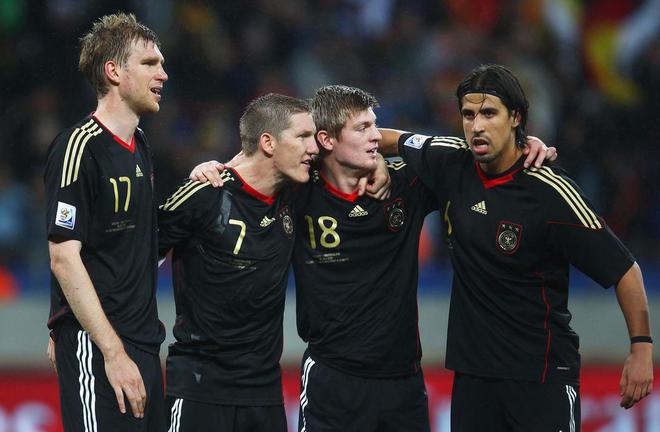 球场风暴！球队顽强拼搏掀起观赏狂潮的简单介绍