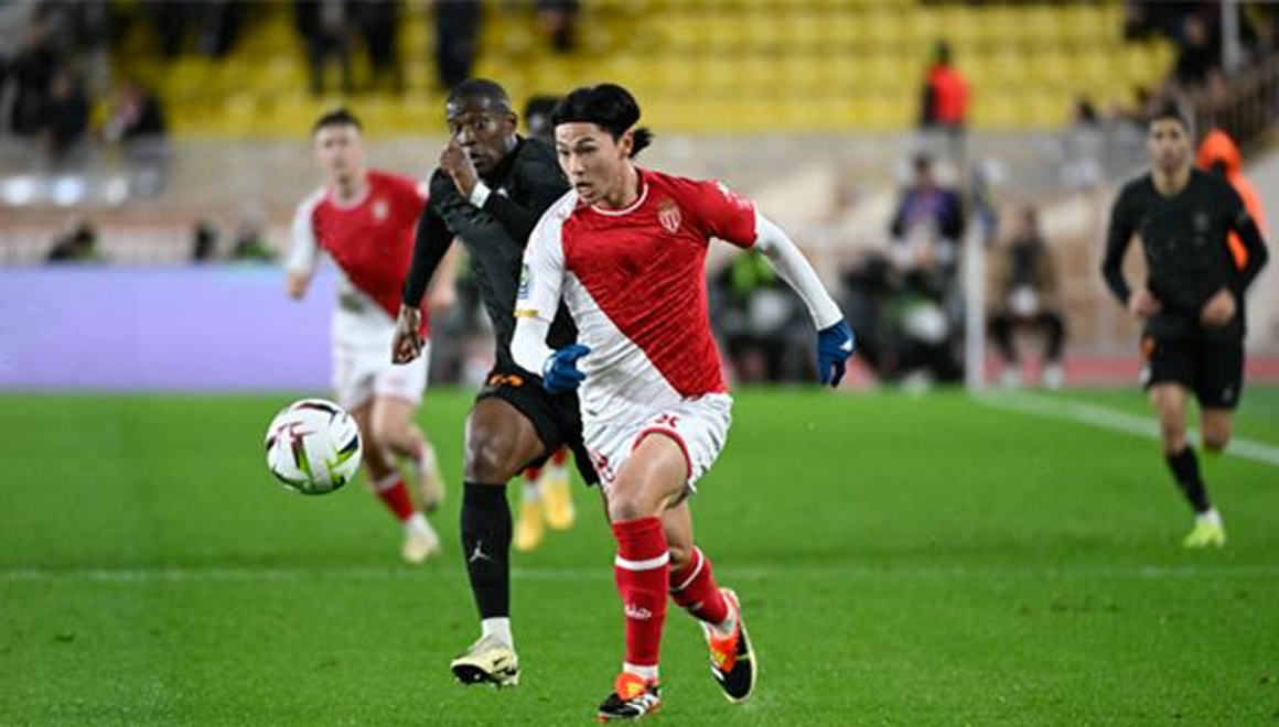 关于巴黎圣日耳曼主场迎战摩纳哥，双方火爆对抗的信息