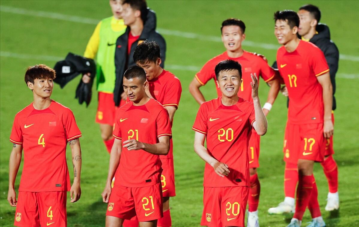 关于小国家球队崛起之路，勇夺国内冠军的信息