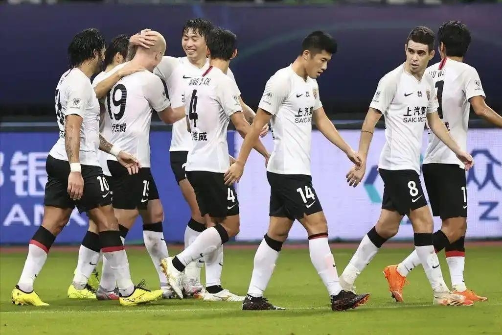 上港主场不敌富力，遭遇连败