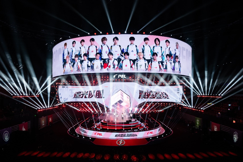 团体比赛精彩纷呈，最终逆袭获胜