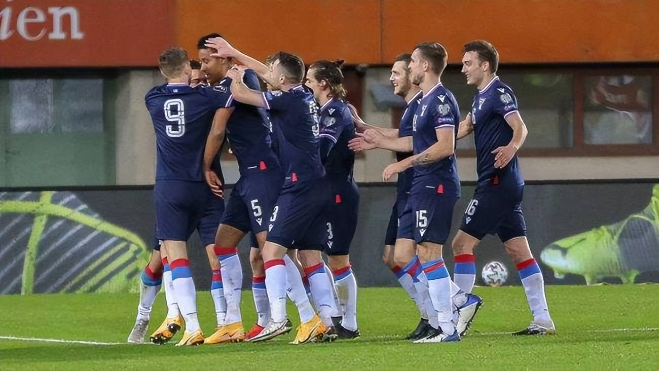 阿尔巴尼亚队在欧国联赛中迎战法罗群岛队