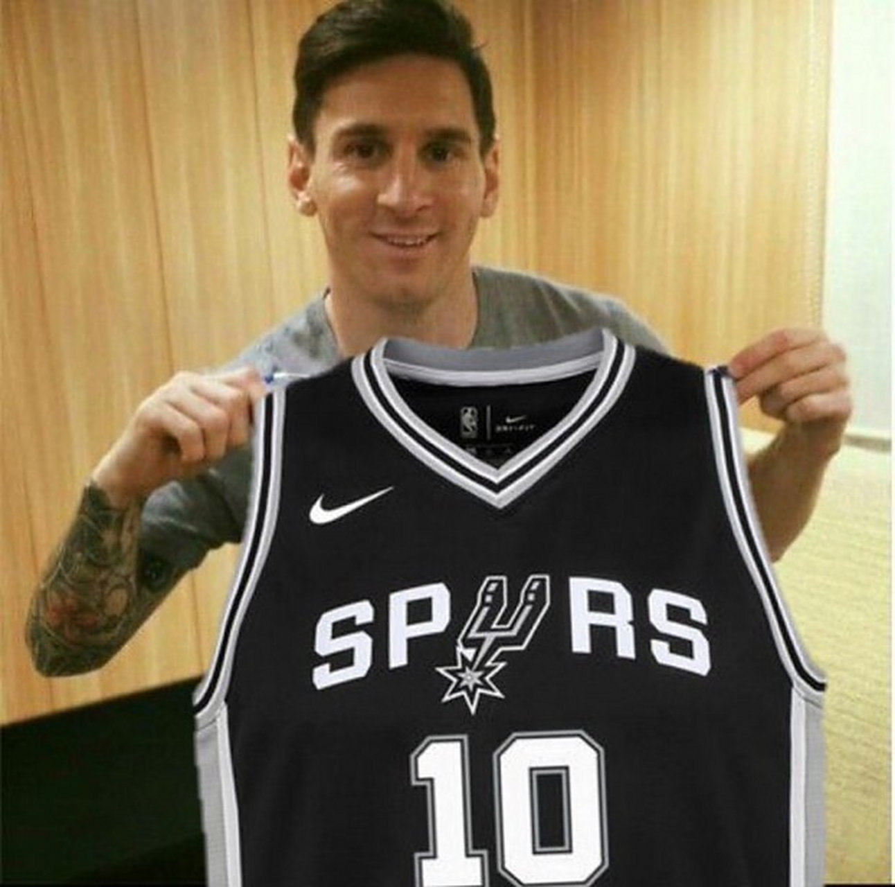 湖人遭遇巴萨失利，世界杯局势紧张