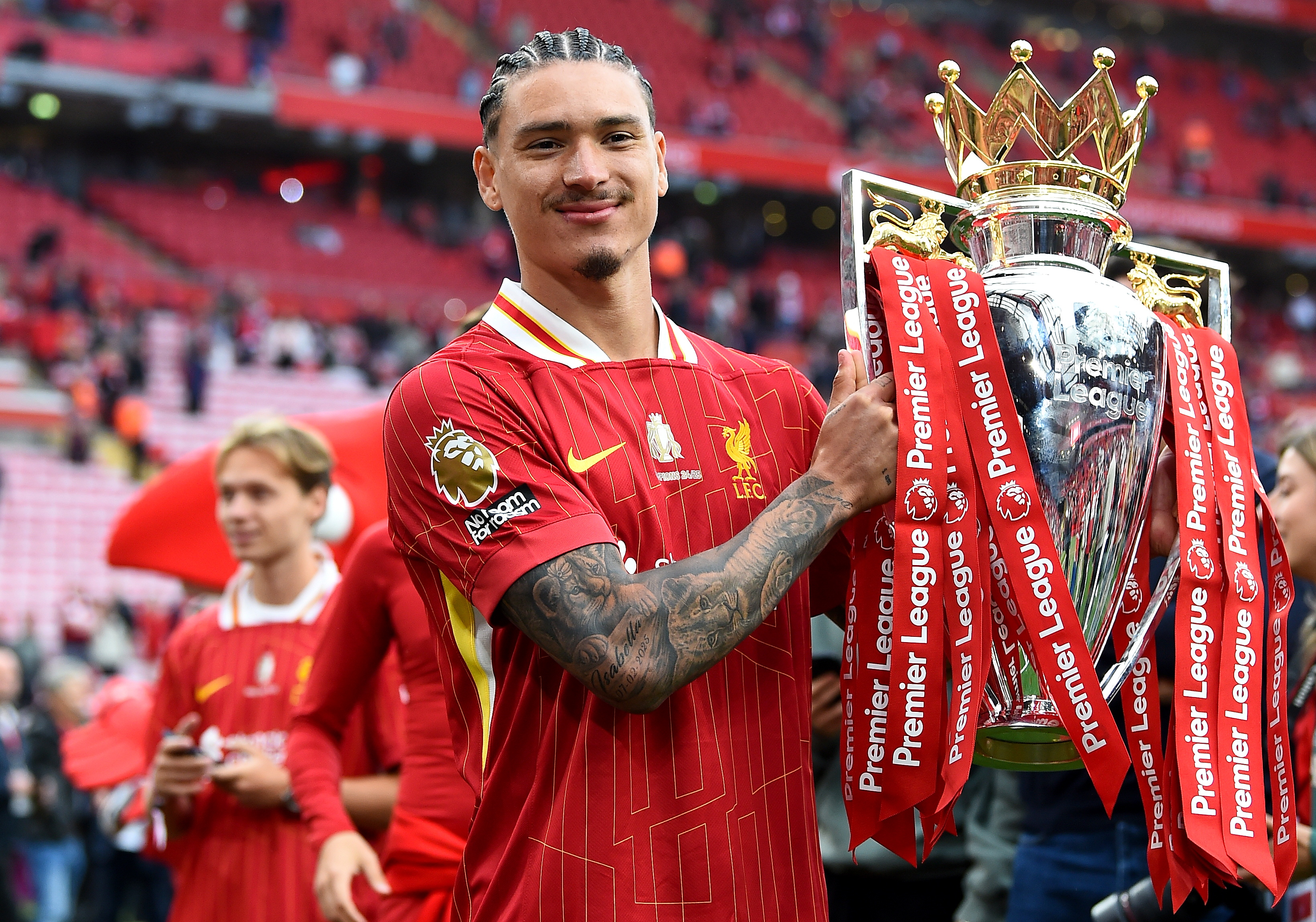 利物浦险胜西班牙，凯恩梅开二度欧冠的简单介绍