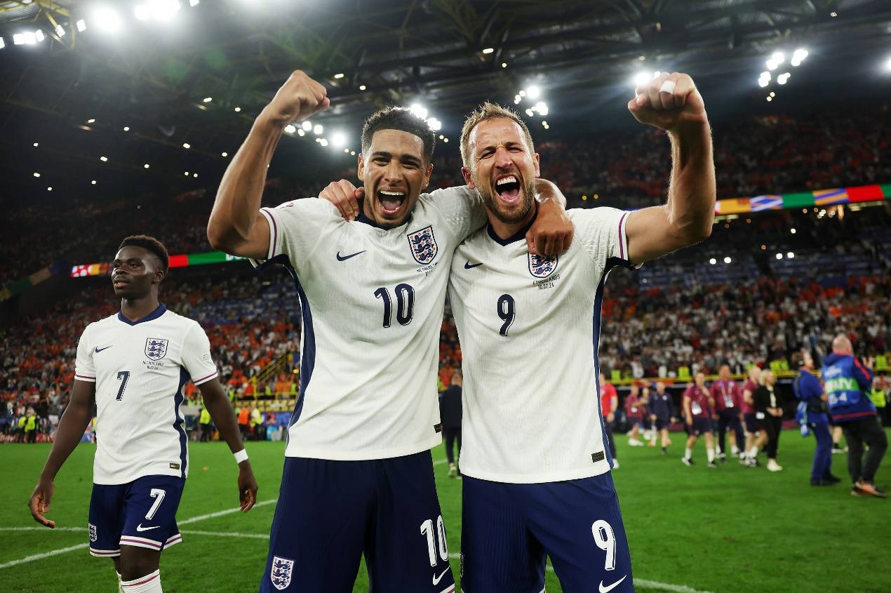 阿尔巴尼亚队在场上不敌对手，士气低落的简单介绍