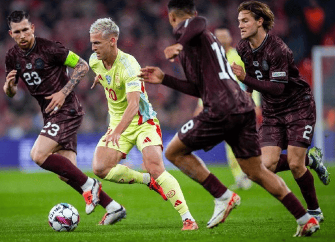 丹麦队在比赛中展现出出色团队合作，取得胜利的简单介绍