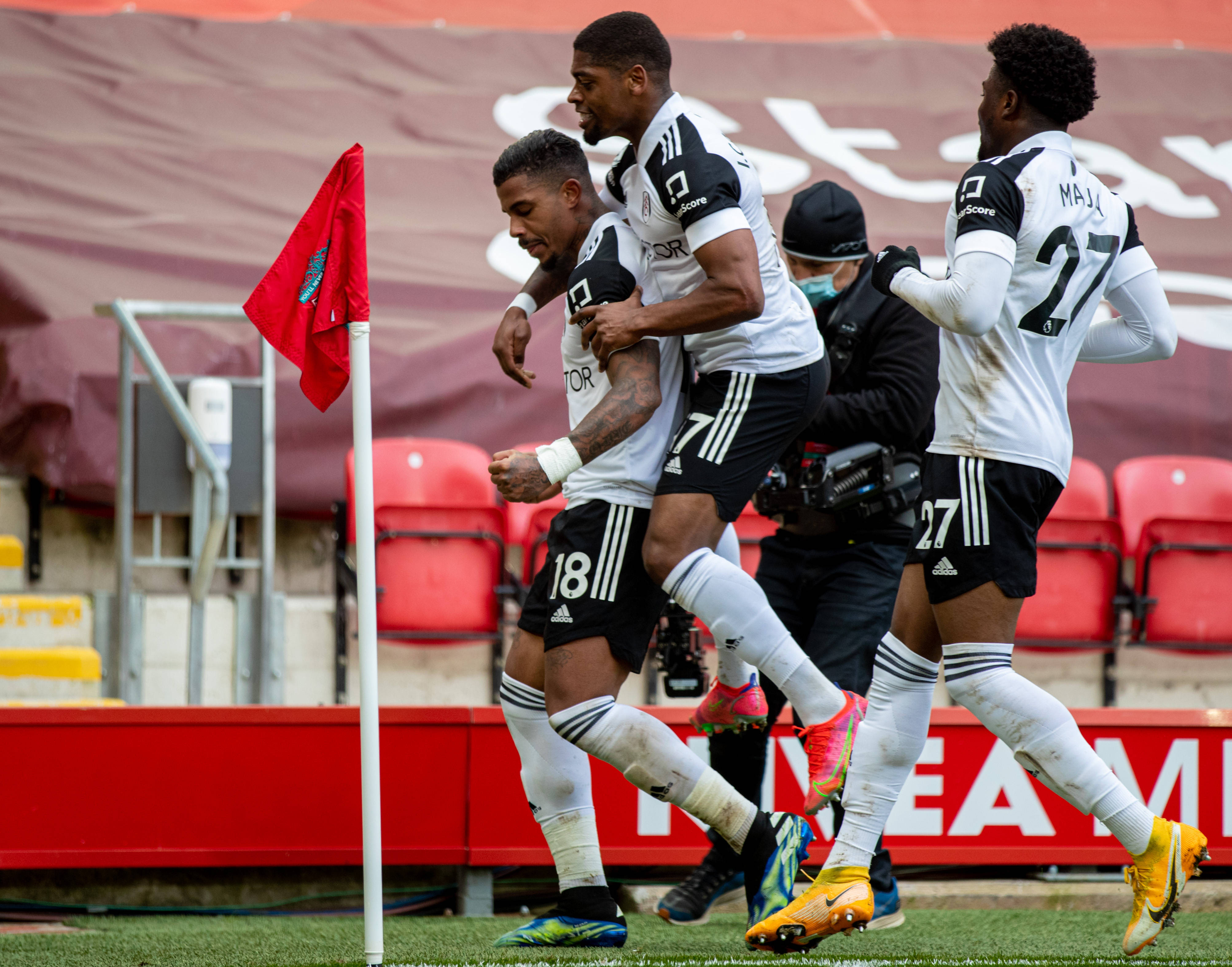 富勒姆客场告损,降级前景不妙 富勒姆客场告损,降级前景不妙