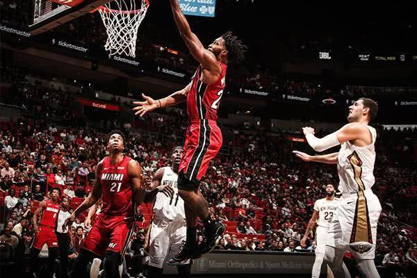 天津队险胜鹈鹕，乔治惊艳四座