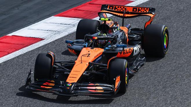 梅赛德斯碾压迈凯伦，塞恩斯统治全场