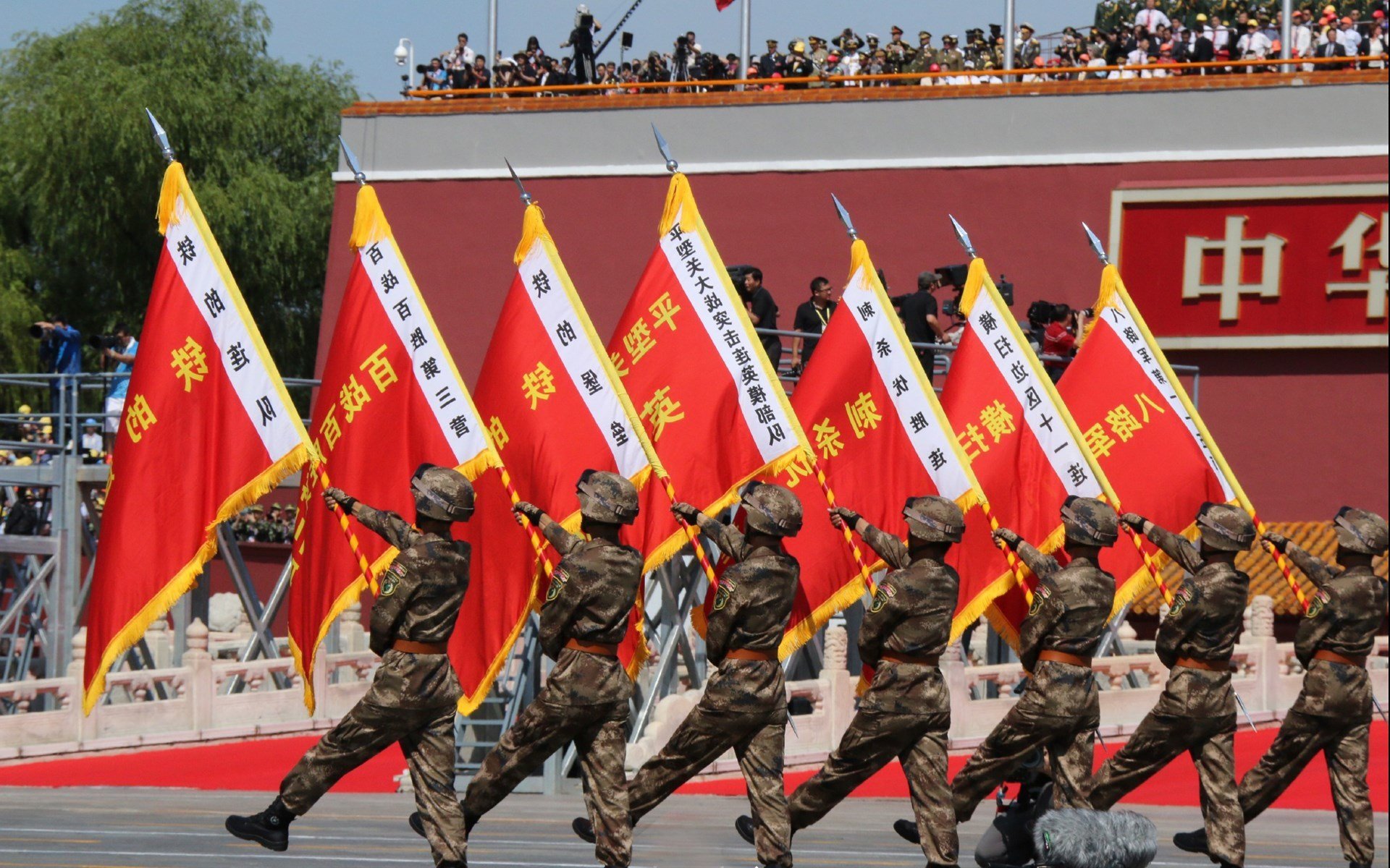 苏格兰终结喀麦隆，范戴克成为关键先生，当盾牌比刀锋更锋利