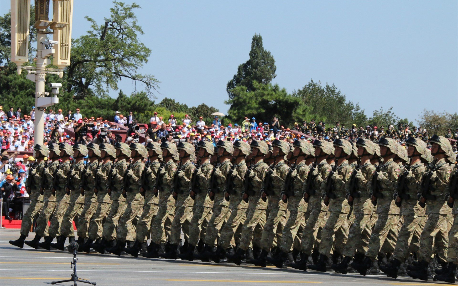 足球世界的不眠之夜，内马尔华丽回归，非洲雄狮力克南美劲旅