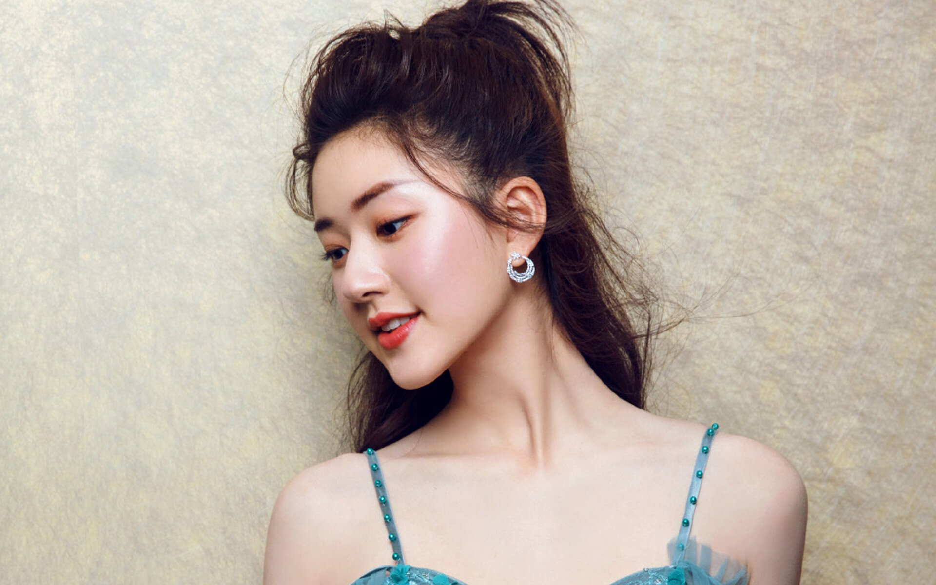 黄喜灿补时绝杀定江山，皇家社会友谊赛险胜巴拉圭